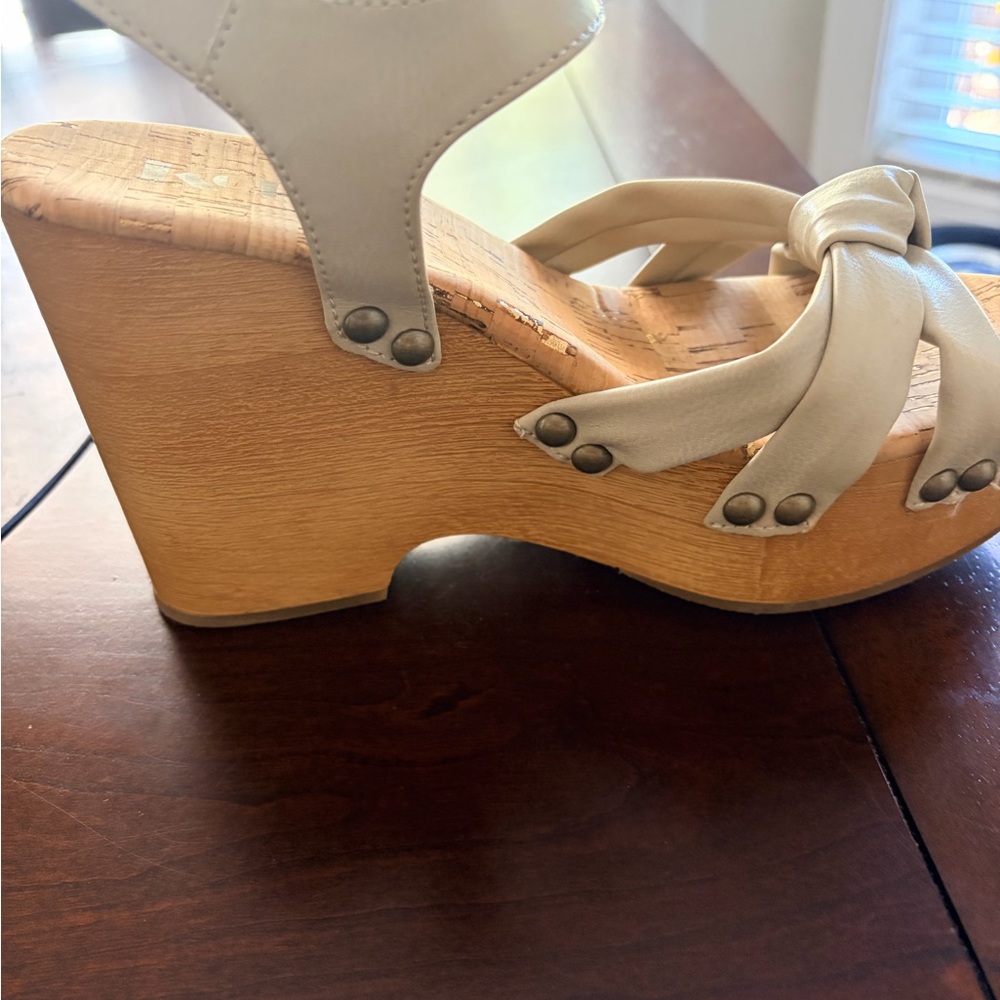 Kork-Ease Cream Leather Knot Wedge Sandals - Picture 5 of 5